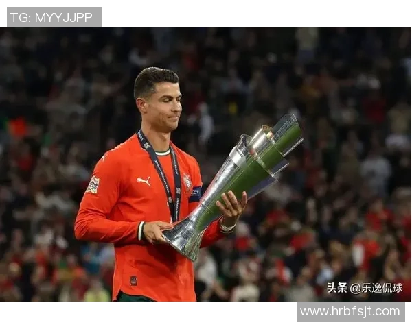 足球明星欢庆夺冠时刻展现激情与荣耀的精彩瞬间 足球明星欢庆夺冠时刻展现激情与荣耀的精彩瞬间